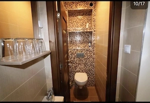 Doua garsoniere in regim hotelier zona Ultracentral - imagine 6