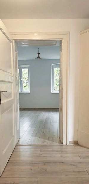 Livada Poștei, apartament în casă, curte cu acces auto. - imagine 10