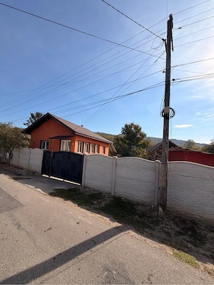    CASĂ DE VÂNZARE   Județul Gorj,Comuna Săulești,sat Purcaru !