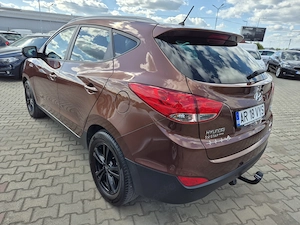 Hyundai ix35 2L diesel, 4x4  - imagine 4