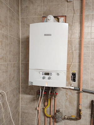 Centrala termica murala cu condensare Bosch Condens 2000