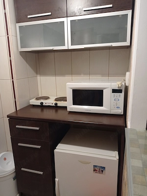 Închiriez garsonieră 