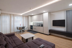 2 camere–Mamaia Central-Marina Blu | Vedere lac | parcare I TVA inclus - imagine 2