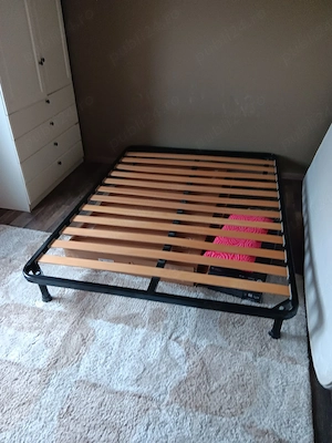 Somieră cu picioare 140  200