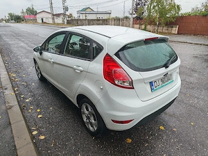 Ford Fiesta 1.5 diesel 75cp 2014 impecabila - imagine 5