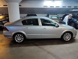 Vand Opel Astra sedan 1,3 tdi, 2008.  Unic proprietar - imagine 2