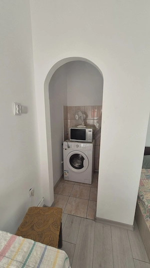  Garsonieră de închiriat la curte - imagine 4