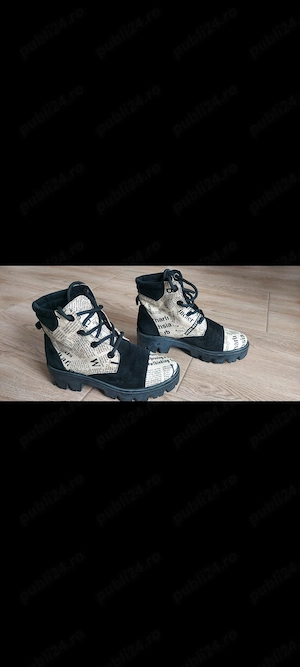 Ghete piele,imblanite fete marimea 36, 120 lei