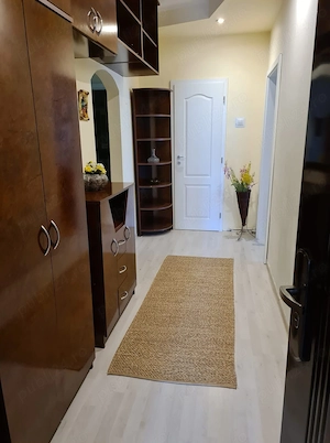 Inchiriez apartament cu 3 camere in Complex - imagine 4