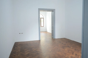 Apartament renovat in cladire interbelica, zona centrala - imagine 5