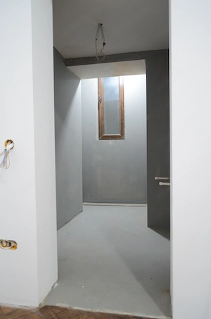 Apartament renovat in cladire interbelica, zona centrala - imagine 11
