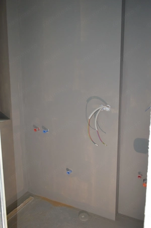 Apartament renovat in cladire interbelica, zona centrala - imagine 12