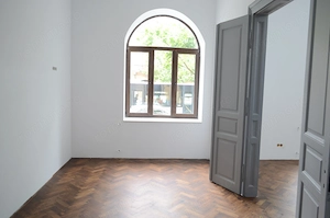 Apartament renovat in cladire interbelica, zona centrala - imagine 6