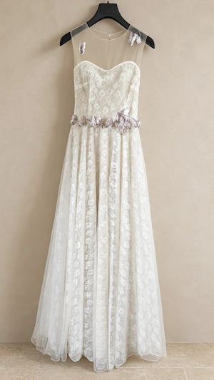 Vand rochie de mireasa!