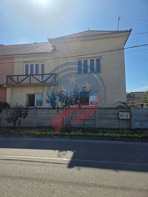 Casăde vânzare, 217 mp, teren 366 mp, zonă centrală Luduș - imagine 2
