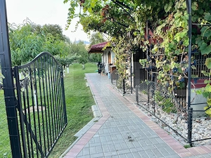 CASĂ RENOVATĂ ȘI COMPLET MOBILATĂ, CU TEREN GENEROS – DOICEȘTI, DÂMBOVIȚA - imagine 4