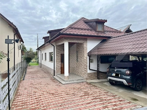 CASĂ RENOVATĂ ȘI COMPLET MOBILATĂ, CU TEREN GENEROS – DOICEȘTI, DÂMBOVIȚA - imagine 2