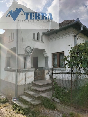                  Casă și anexă gospodărească - Teren 2.700 mp - Coșești, Argeș - imagine 2