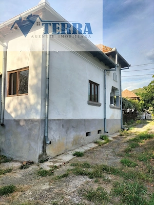                  Casă și anexă gospodărească - Teren 2.700 mp - Coșești, Argeș - imagine 3
