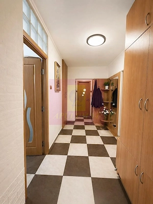Vanzare apartament 2camere- zona Decebal - imagine 8