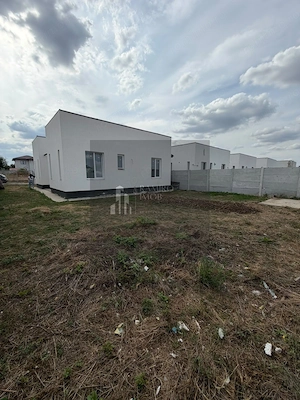 Casă individuală 4 camere la cateva  minute de primarie comuna Berceni - imagine 3
