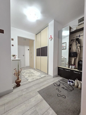 Apartament 2 camere decomandate IC Frimu etaj 1 renovat si mobilat - imagine 8