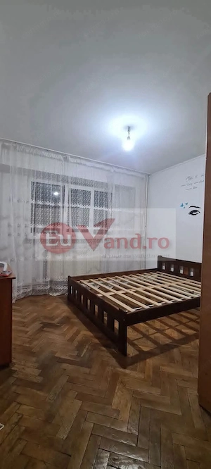 De vanzare apartament cu 2 camere, central, Bloc BR, et. 2, 76.000 euro - imagine 3
