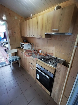 De inchiriat casa cu 2 camere, strada Romana, 320 euro