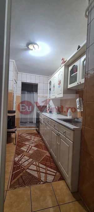 De vanzare apartament cu 2 camere, central, Bloc BR, et. 2, 76.000 euro - imagine 9