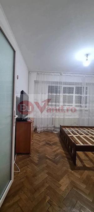 De vanzare apartament cu 2 camere, central, Bloc BR, et. 2, 76.000 euro - imagine 5