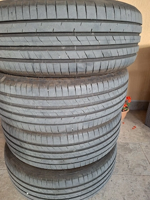 Vând 4 cauciucuri Hankook ion evo suv 225/6018