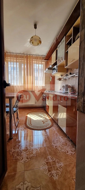 De inchiriat apartament  2 camere, Micro 20, zona 2 Cocosi, et. 6, 1900 lei - imagine 5