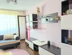 De vanzare apartament cu 3 camere, micro 38, et. 3, 63.000 euro - imagine 2