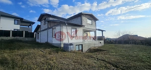 Casa la rosu Bariera Traian, teren 896 mp, COMISION 0%