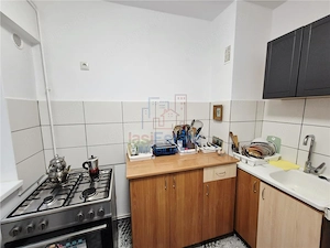 Apartament cu 2 camere de vanzare, renovat si mobilat - imagine 7
