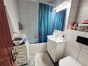 Apartament cu 2 camere de vanzare, renovat si mobilat - imagine 9