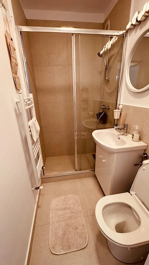Ofer spre inchiriere apartament 2 camere etaj 2 din 4 zona buna Brasov,prima inchiriere,mobilat  - imagine 4
