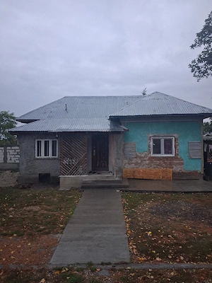 Casă renovată + 1500 mp teren în Orbeasca de Sus, poziție excelentă la 400 m de Penny Târg, gard BCA - imagine 2