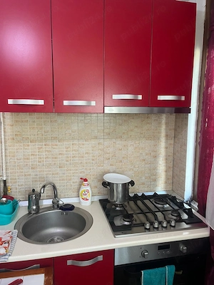 Vand apartament cu 2 camere + loc de parcare si garaj - imagine 4