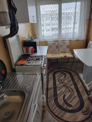 Apartament 2 camere, semidecomandat, etaj 9  10, zona vest - imagine 5