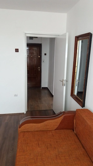 Inchiriez apartament 2 camere, decomandat, pe Calea Romanilor-Arad - imagine 2