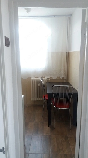 Inchiriez apartament 2 camere, decomandat, pe Calea Romanilor-Arad - imagine 6