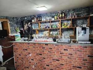 Ofer spațiu tip bar spre închiriere, include: total 170 m pătrați biliard air hochey sau footsball - imagine 3