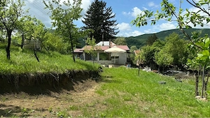 Casa cu teren generos, zona deal - imagine 2