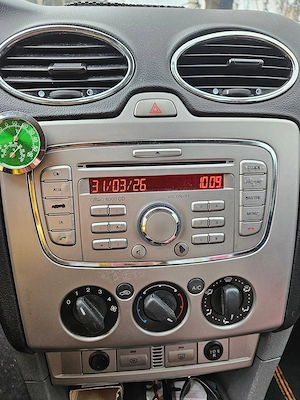 Ford focus hatcback  - imagine 4