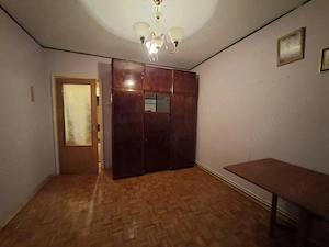 Vand apartament 3 Camere, Decomandat, Etaj 3 4 , Mazepa1 - imagine 2