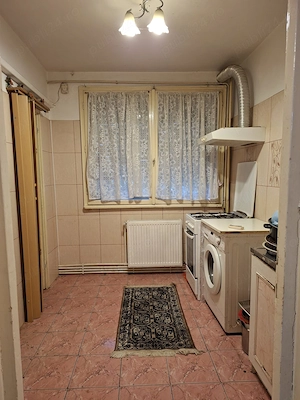 Vand apartament 3 Camere, Decomandat, Etaj 3 4 , Mazepa1 - imagine 4