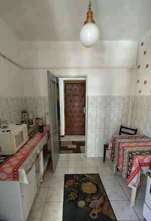 Închiriez apartament cu 2 camere confort 1 decomandat  - imagine 4