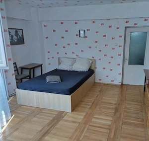 Închiriez apartament cu 2 camere confort 1 decomandat  - imagine 2