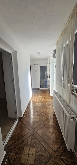 inchiriez doua camere la curte - imagine 9